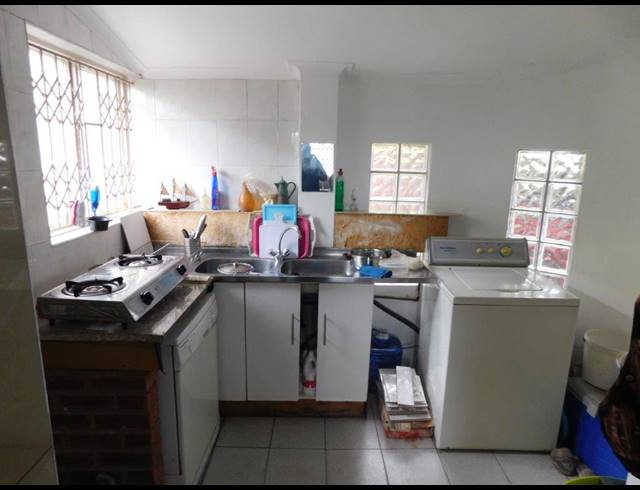 3 BEDROOM HOUSE FOR SALE IN UMHLATUZANA